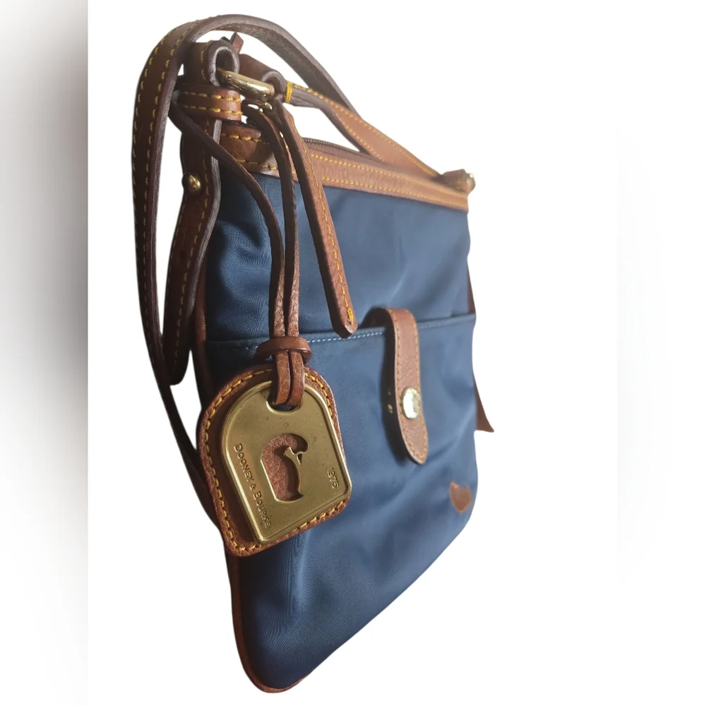 Vintage Dooney & Bourke Nylon North/South Crossbody - Picture 4 of 11